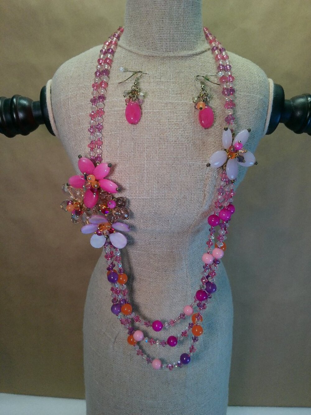 Necklace Bright Colorful Pink Rhinestone Floral Bead Necklace & Earrings